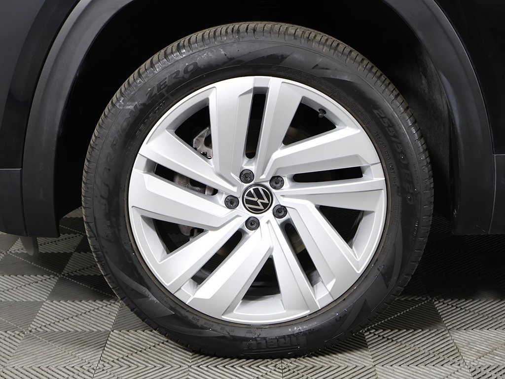 2021 Volkswagen Atlas Cross Sport 3.6L V6 SE Technology Image 12 of 55