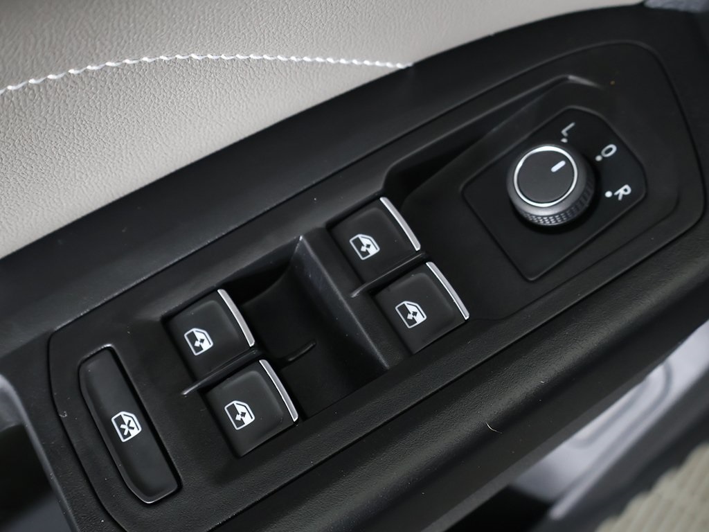 2021 Volkswagen Atlas Cross Sport 3.6L V6 SE Technology Image 48 of 55