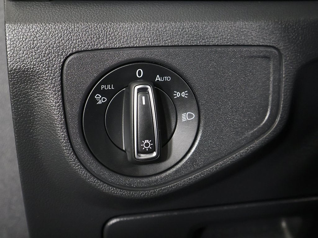 2021 Volkswagen Atlas Cross Sport 3.6L V6 SE Technology Image 39 of 55