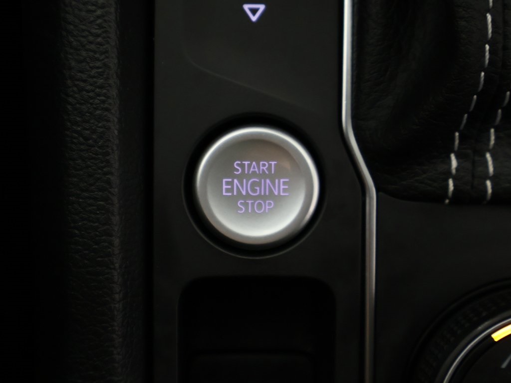 2021 Volkswagen Atlas Cross Sport 3.6L V6 SE Technology Image 23 of 55