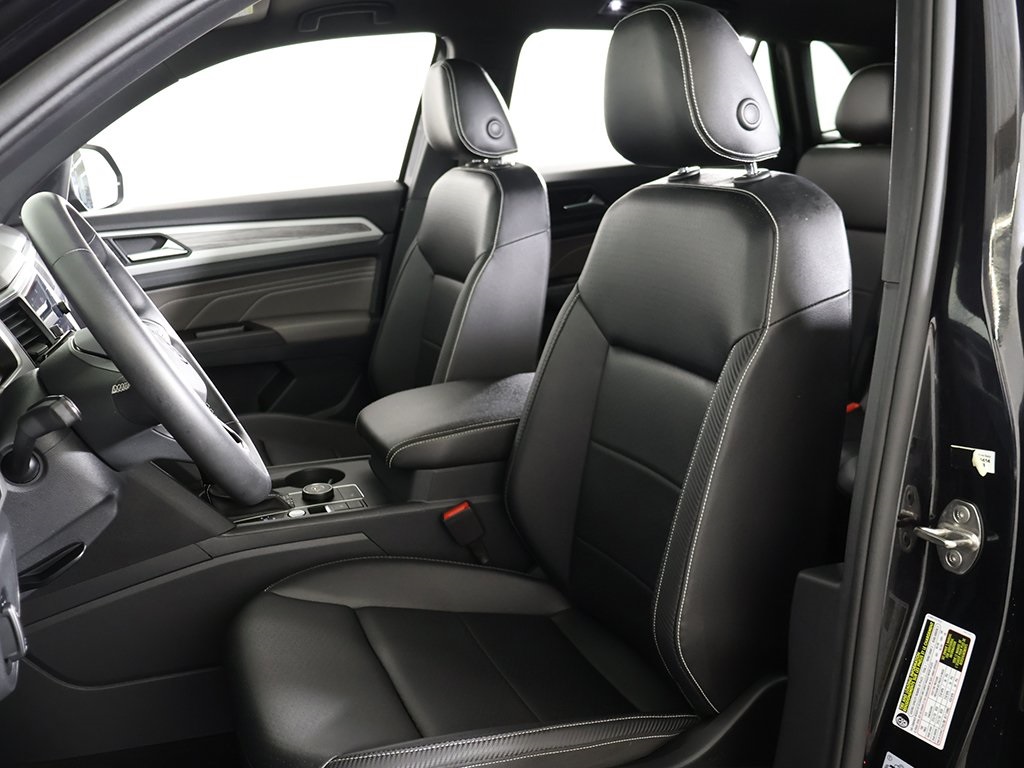 2021 Volkswagen Atlas Cross Sport 3.6L V6 SE Technology Image 16 of 55