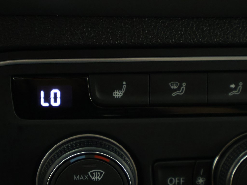 2021 Volkswagen Atlas Cross Sport 3.6L V6 SE Technology Image 35 of 55