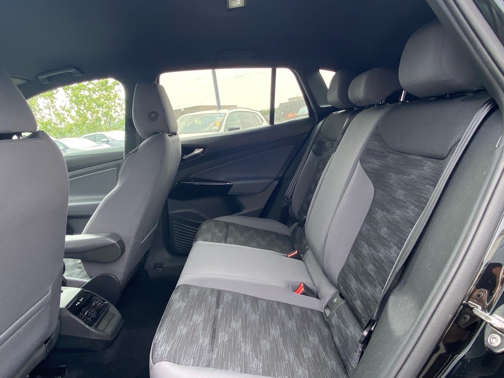 Vehicle image 18 of 18