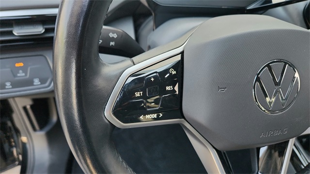 Vehicle image 15 of 32