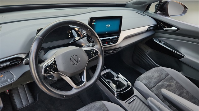 Vehicle image 14 of 32