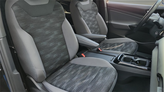 Vehicle image 11 of 32