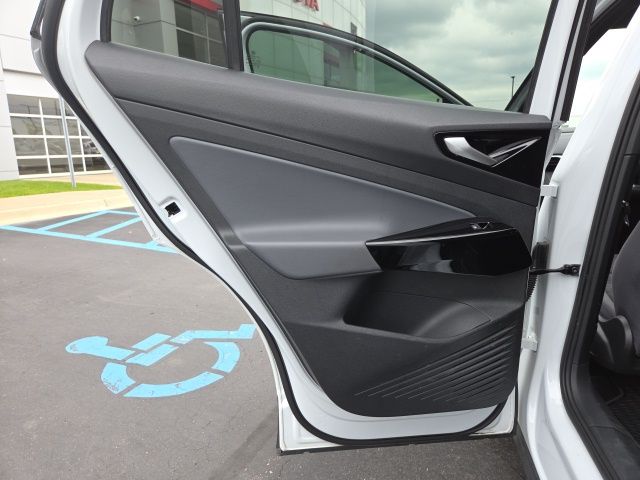 2021 Volkswagen ID.4 Pro Image 21 of 25
