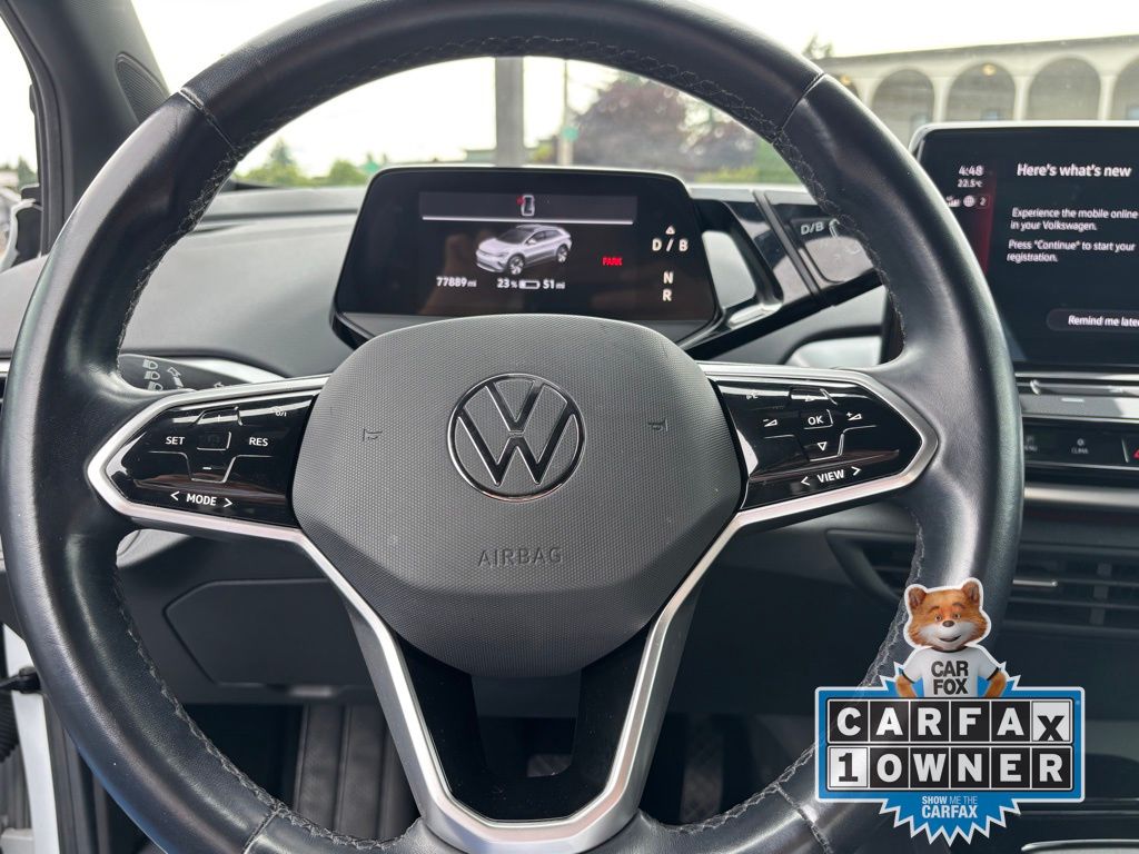 Vehicle image 21 of 28