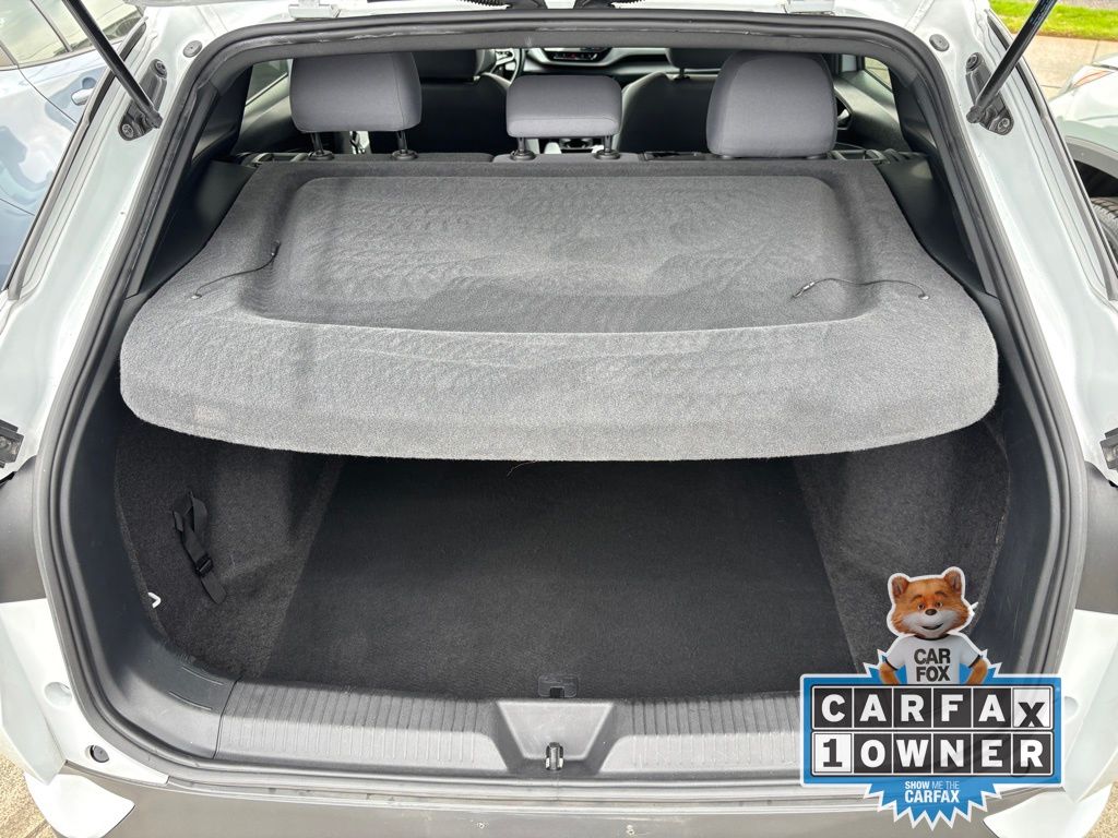Vehicle image 11 of 28
