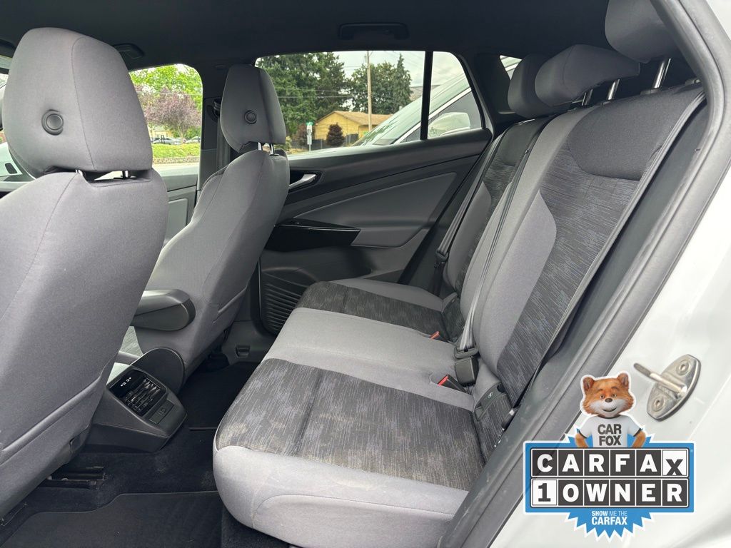 Vehicle image 13 of 28