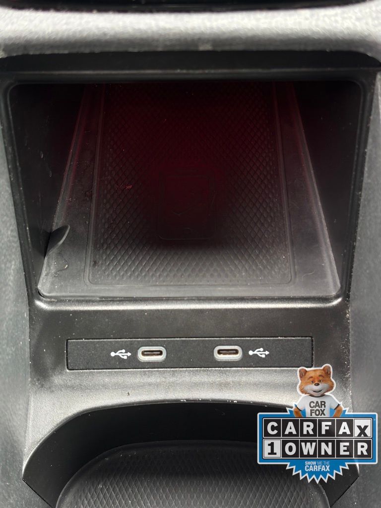 Vehicle image 25 of 28