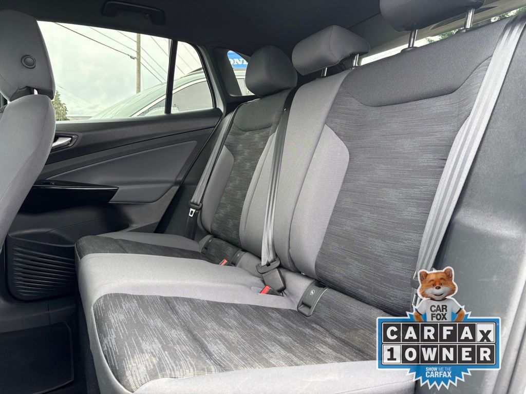 Vehicle image 12 of 28