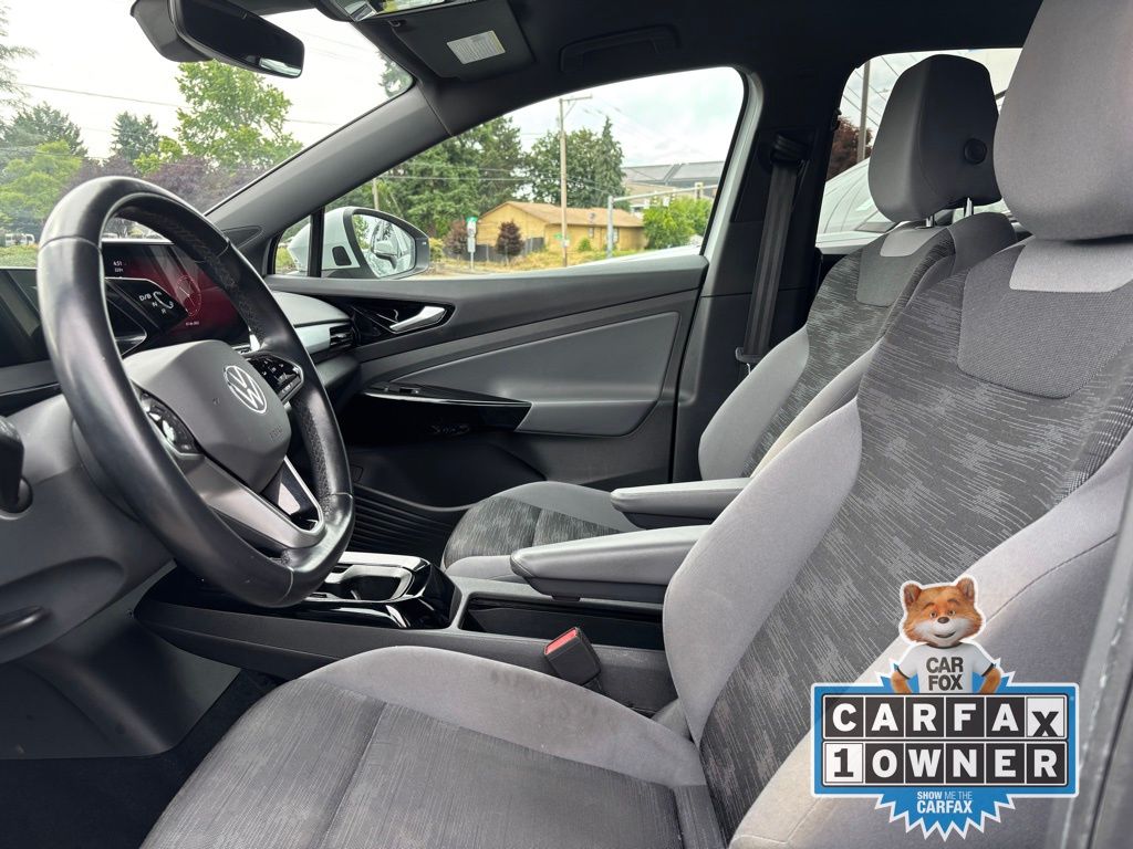Vehicle image 15 of 28