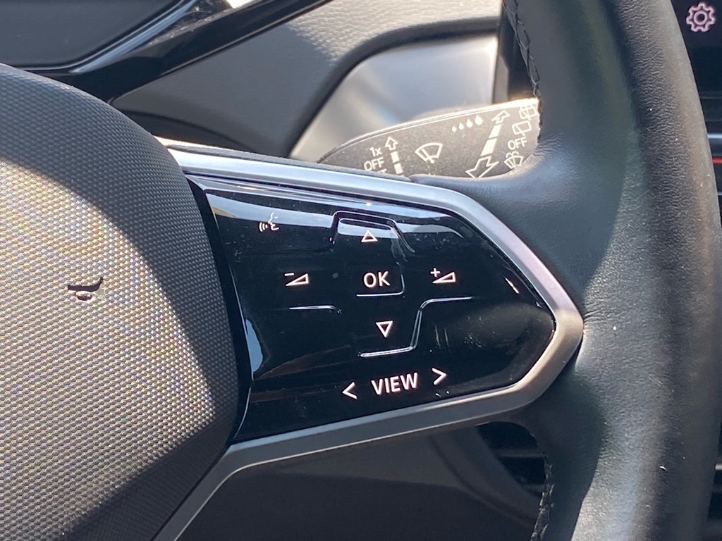 Vehicle image 6 of 18