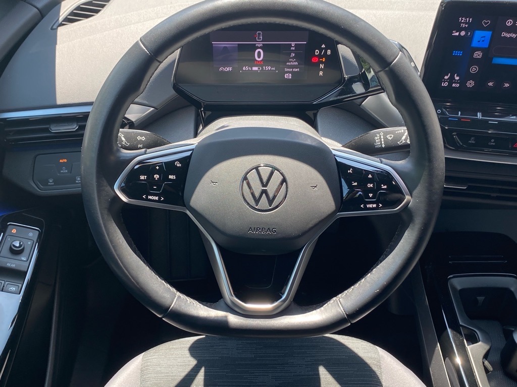 Vehicle image 4 of 18