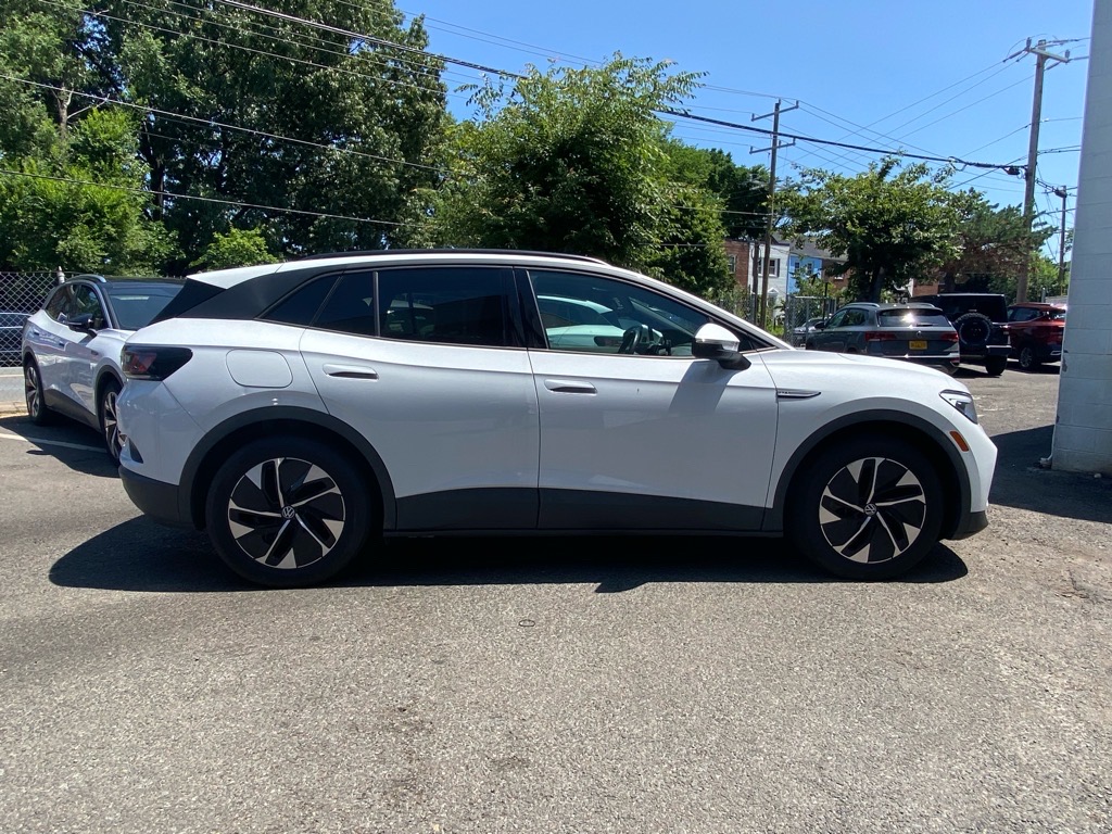 Vehicle image 2 of 18