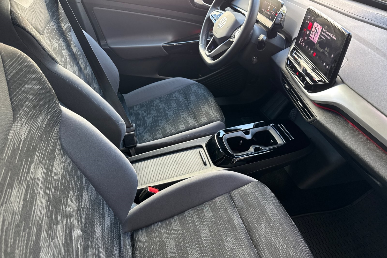 2021 Volkswagen ID.4 Pro Image 14 of 31