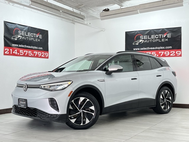 Vehicle image 2 of 95
