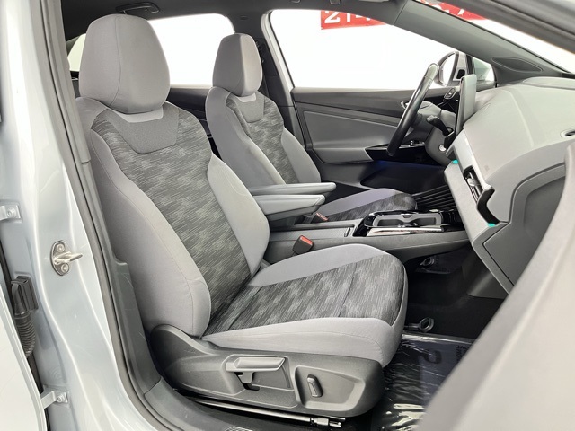 Vehicle image 25 of 95