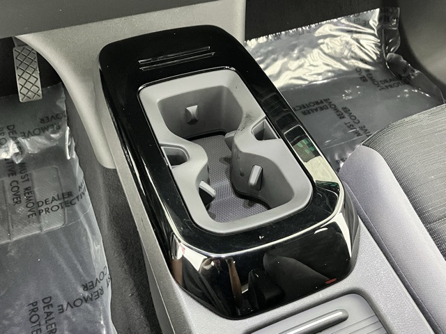 Vehicle image 64 of 95