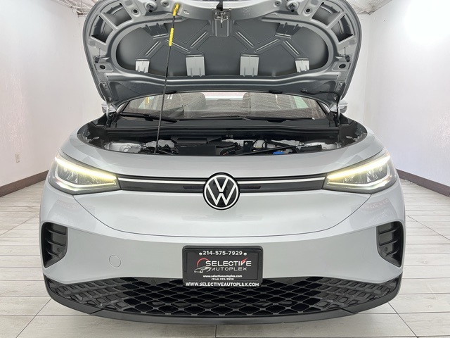Vehicle image 4 of 95