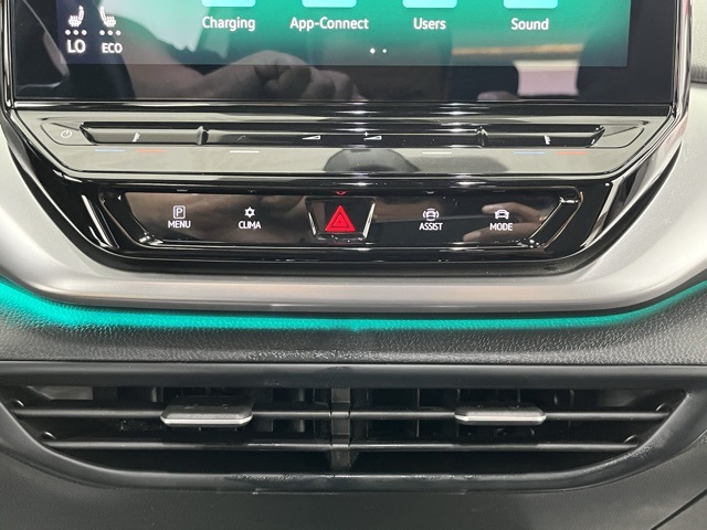 Vehicle image 82 of 95