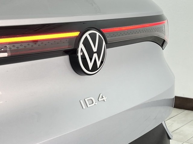 Vehicle image 94 of 95