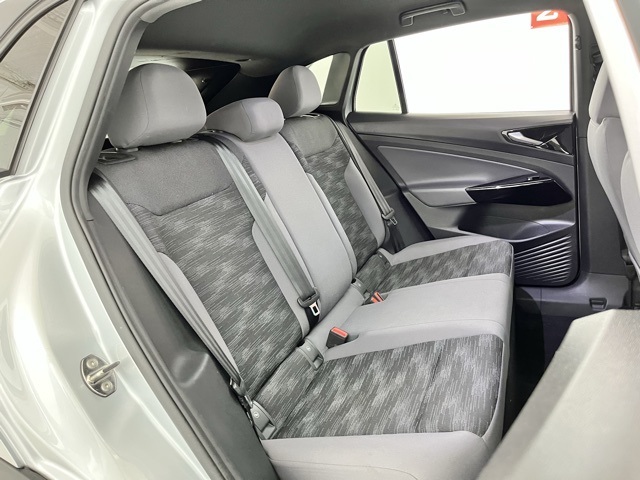 Vehicle image 24 of 95