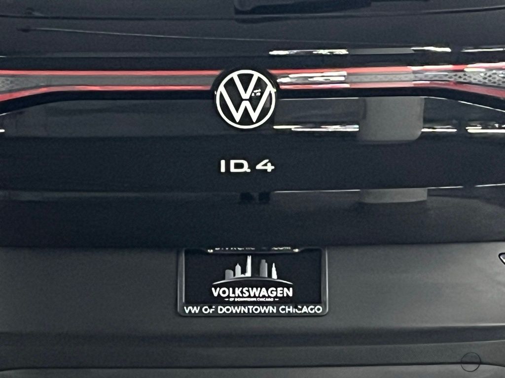 Vehicle image 34 of 41