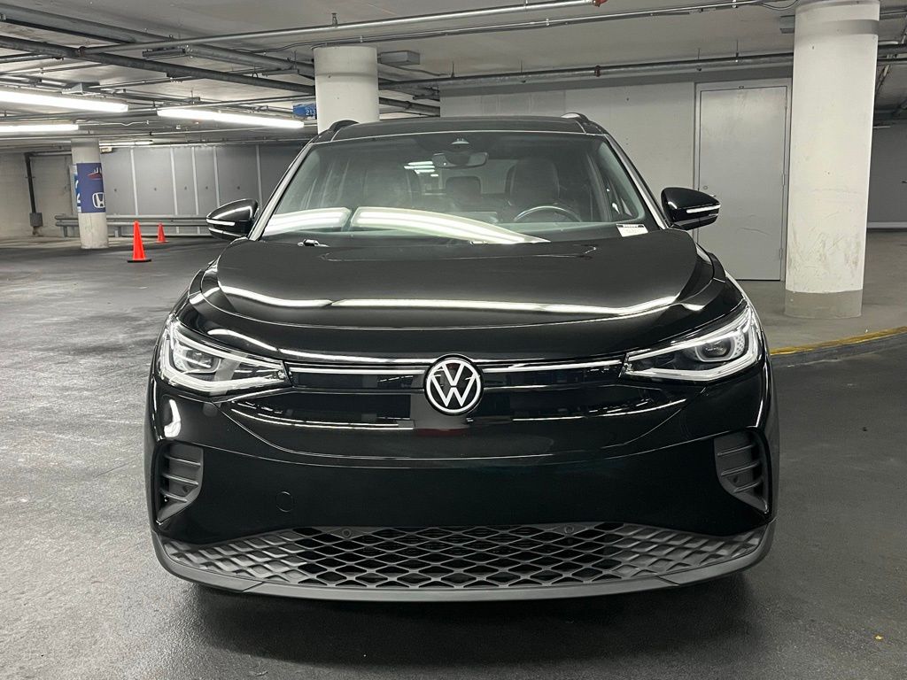 Vehicle image 3 of 41