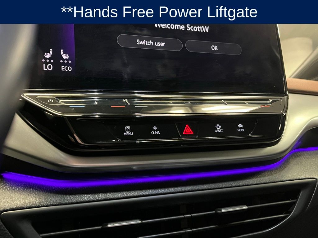 Vehicle image 35 of 41