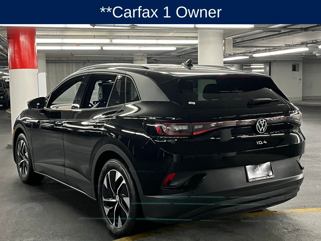 Vehicle image 10 of 41