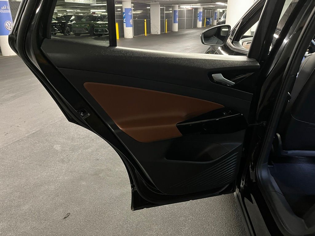 Vehicle image 41 of 41