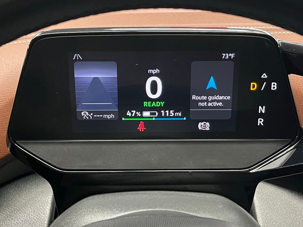 Vehicle image 21 of 41