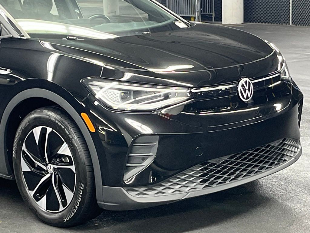 Vehicle image 12 of 41