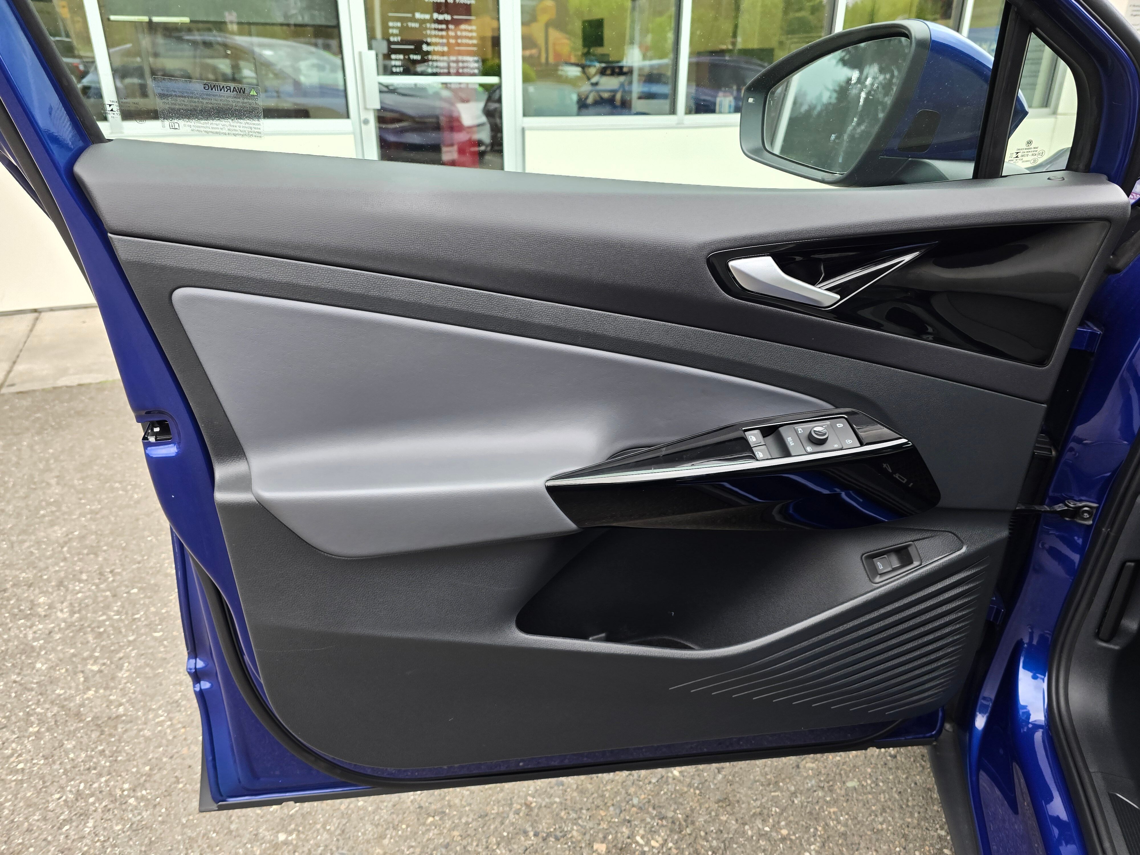 2021 Volkswagen ID.4 Pro S Image 21 of 36