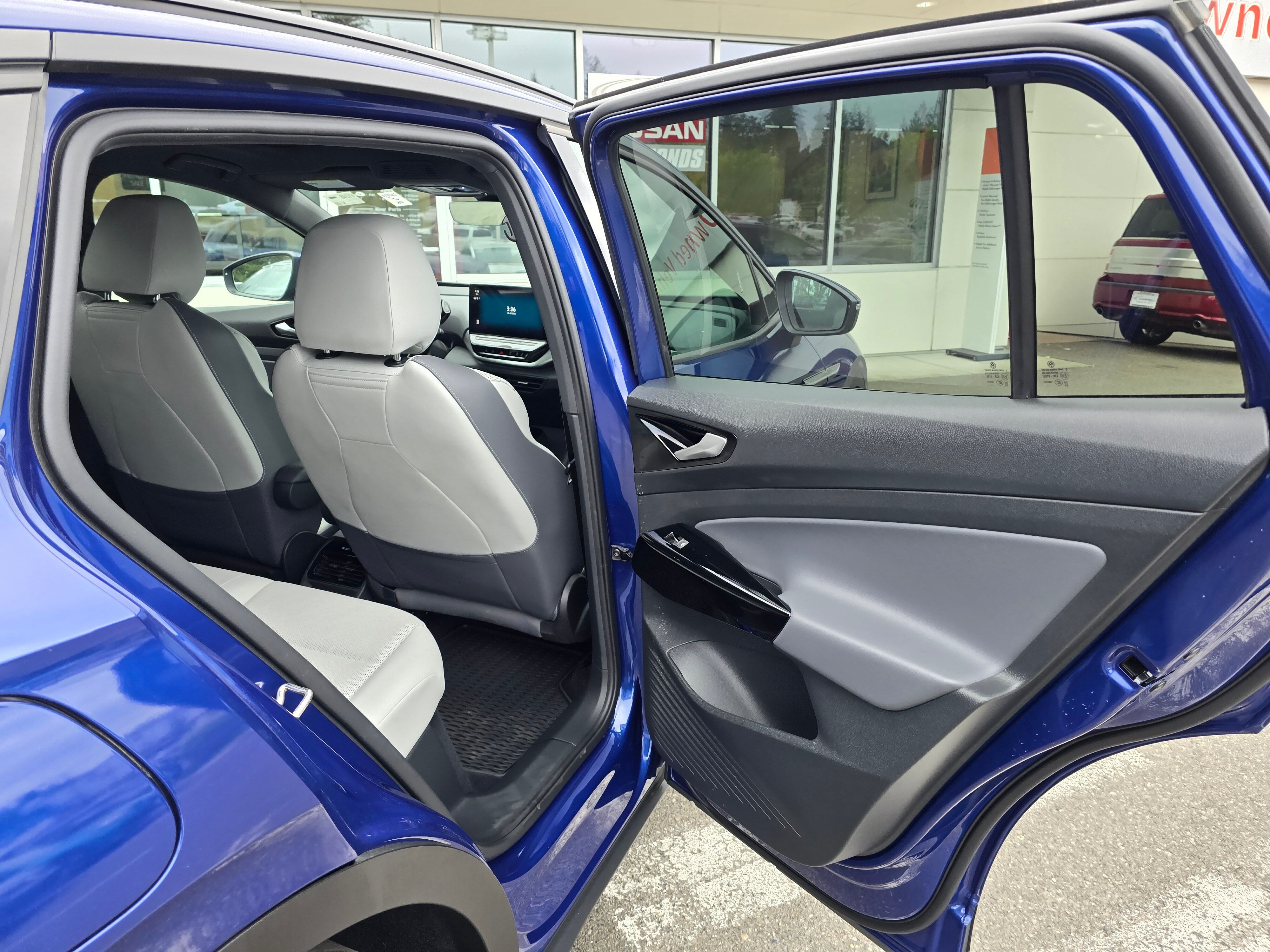 2021 Volkswagen ID.4 Pro S Image 13 of 36