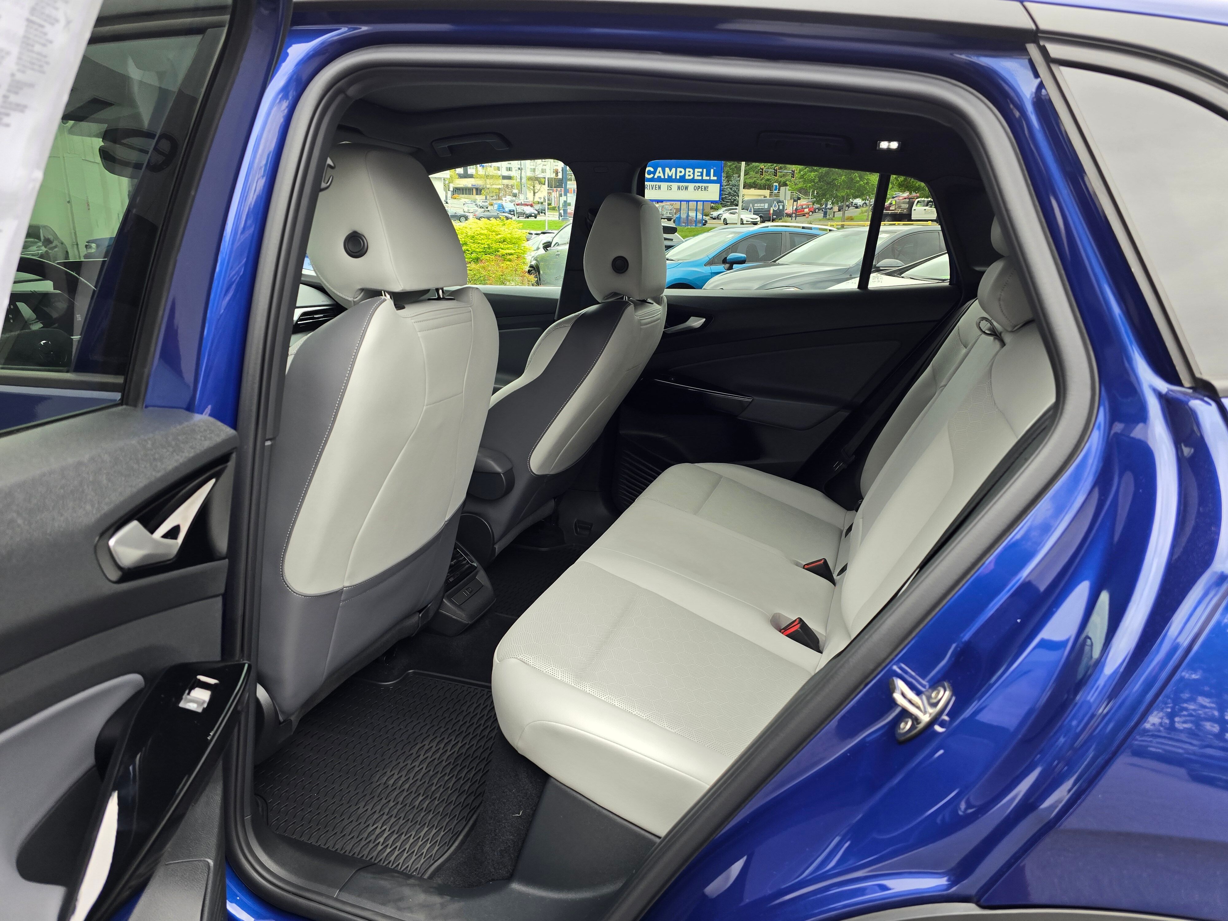 2021 Volkswagen ID.4 Pro S Image 18 of 36
