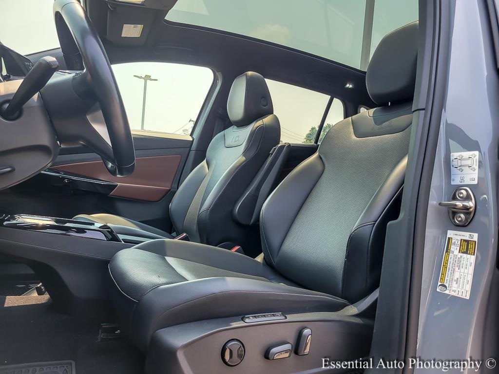 2021 Volkswagen ID.4 Pro S Image 10 of 27