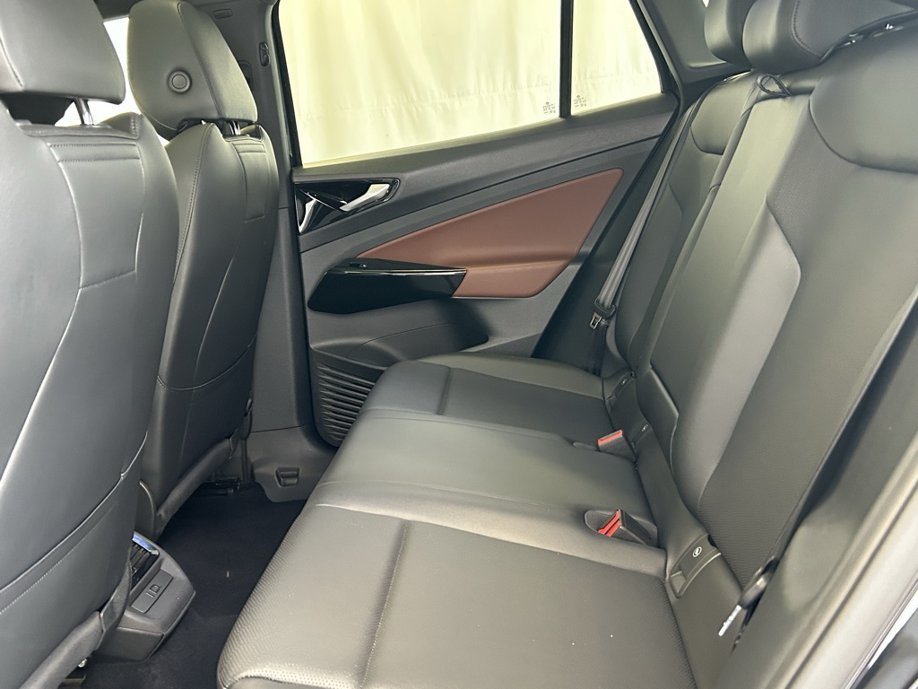2021 Volkswagen ID.4 Pro S Image 10 of 26