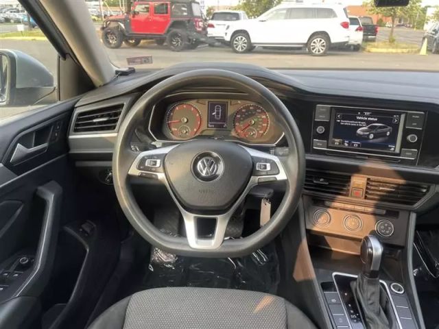 Vehicle image 19 of 55