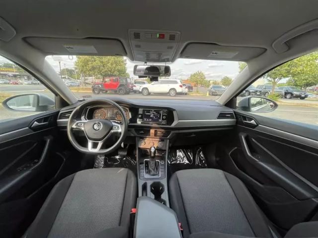 Vehicle image 18 of 55