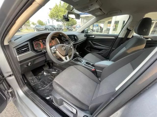 Vehicle image 21 of 55
