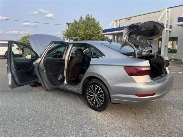 Vehicle image 11 of 55