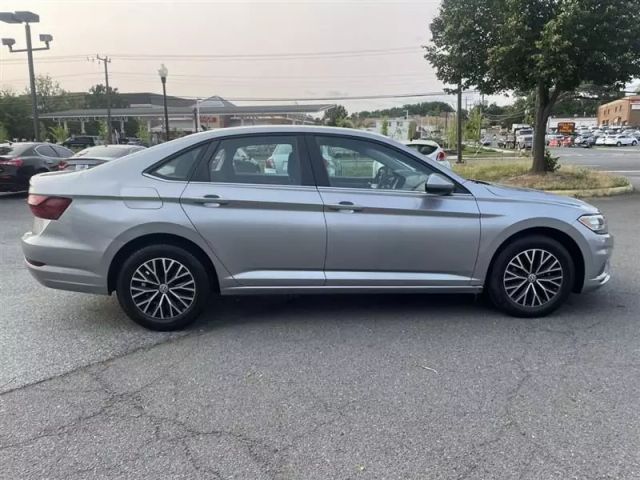 Vehicle image 6 of 55