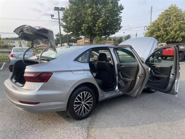 Vehicle image 9 of 55