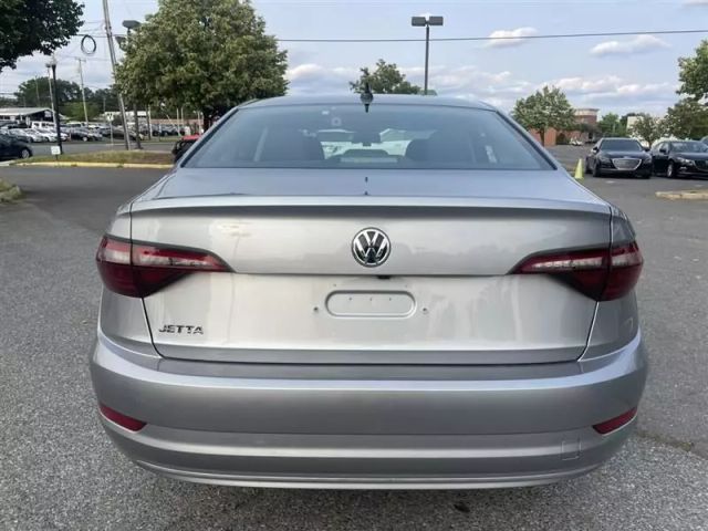 Vehicle image 10 of 55