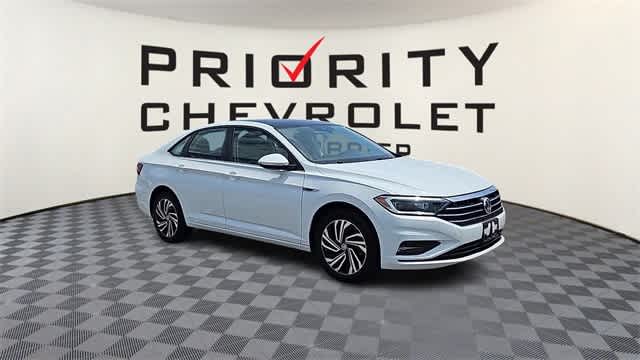 Vehicle image 4 of 32