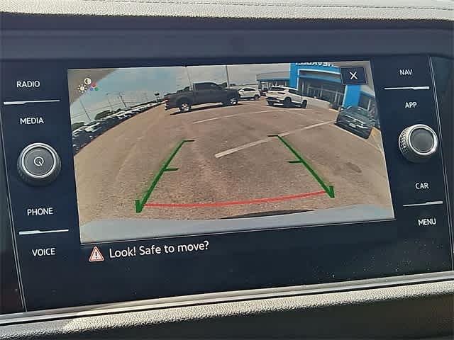 Vehicle image 18 of 32