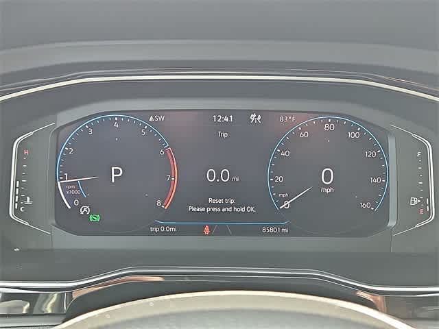 Vehicle image 14 of 32